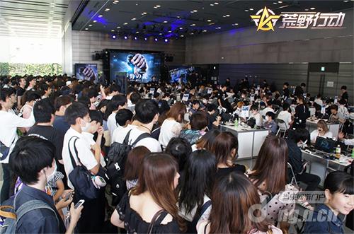 图片5 “荒野之光”,上千名玩家汇聚秋叶原观看决赛.jpg 图片5 “荒野之光”,上千名玩家汇聚秋叶原观看决赛.jpg